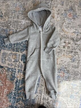 Olive & Scout Grey Hooded Baby One-Piece Bodysuit 12-18m